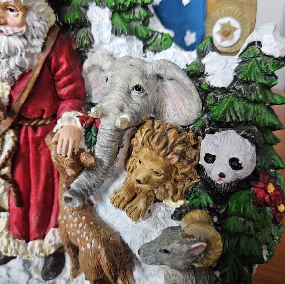 Vintage Santa Music Box - Picture 10 of 17